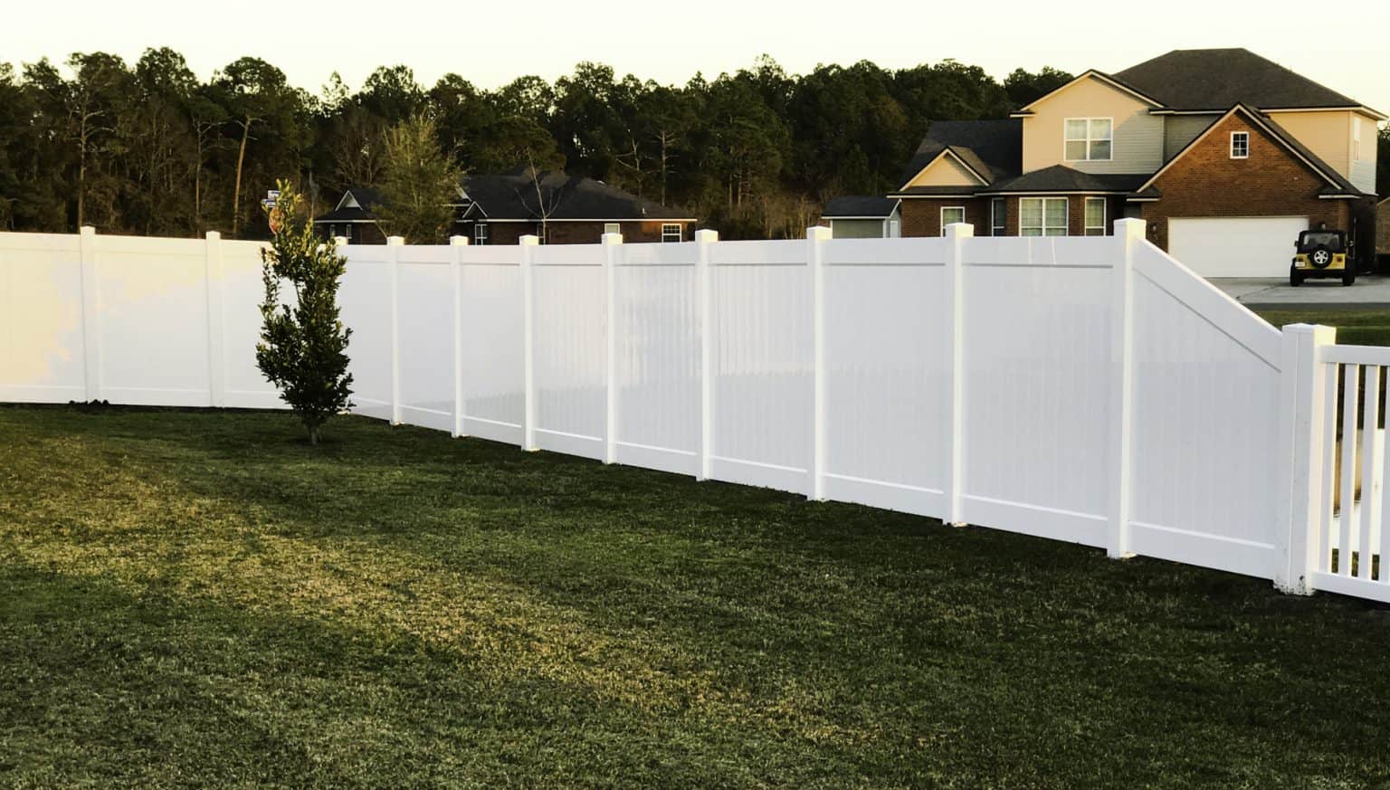 Full-Service Lebanon Vinyl Fence Company Fabricates and Installs Top ...