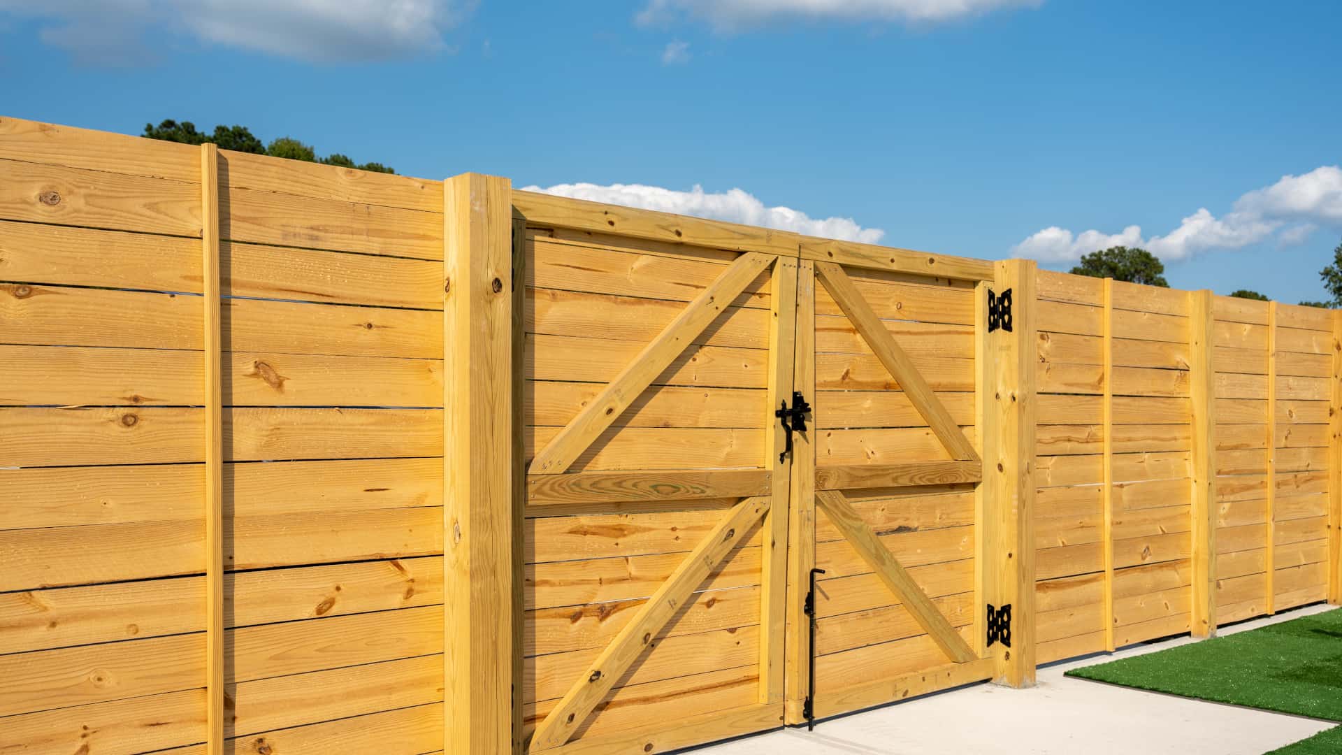 How to Tell When Your Property Needs Keller Fence Repair