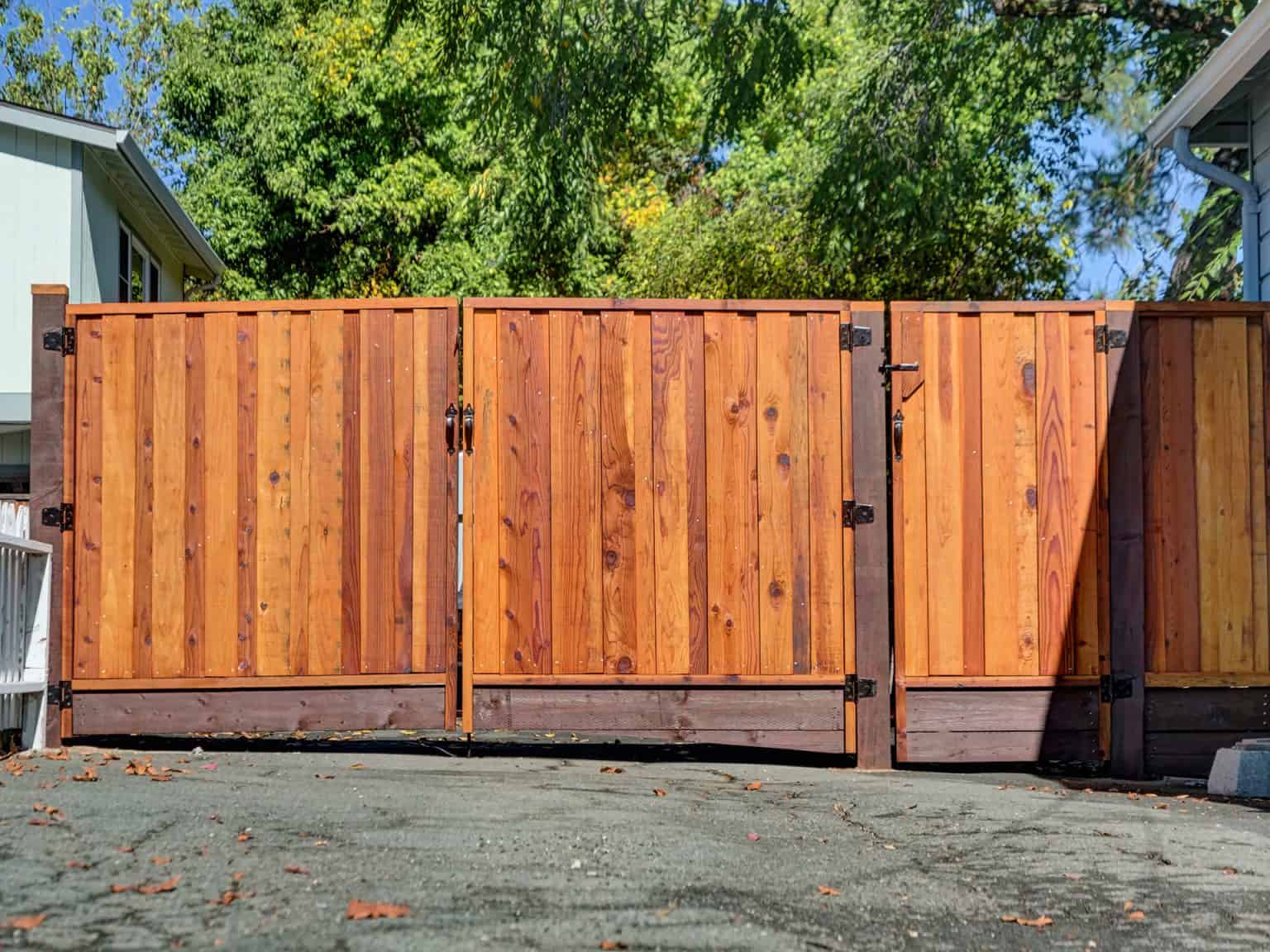 Redwood Fence Pictures | Redwood Fencing Photos | Redwood Fences