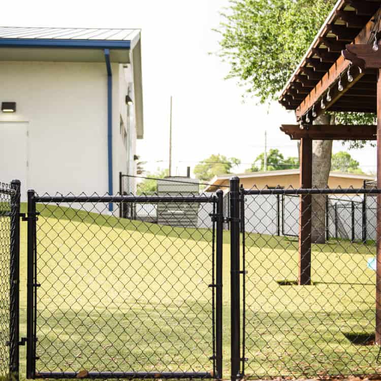 Willoughby fence companies near me black chain link fence