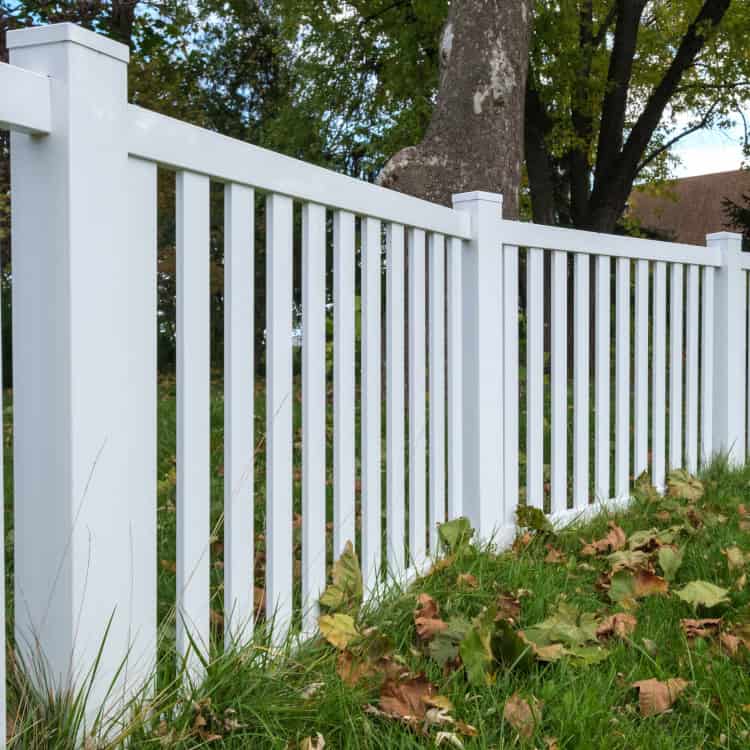 https://www.superiorfenceandrail.com/wp-content/uploads/2024/05/fence-company-Aurora-IL-1.jpg