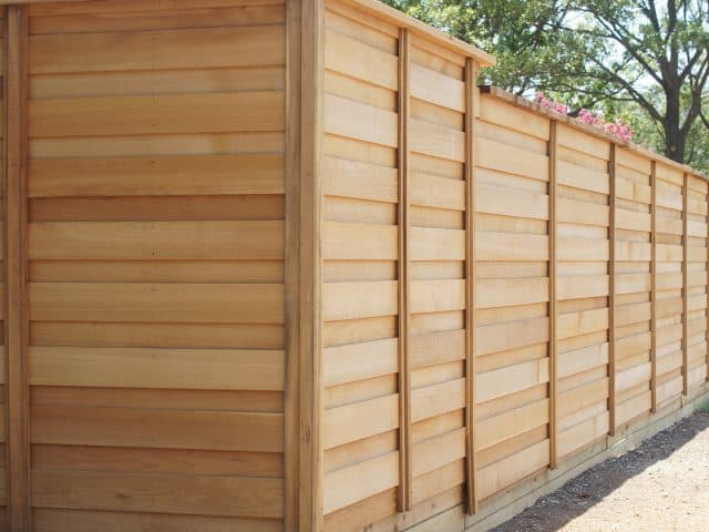 How a Sacramento Fence Builder Calculates the Cost of Your Project