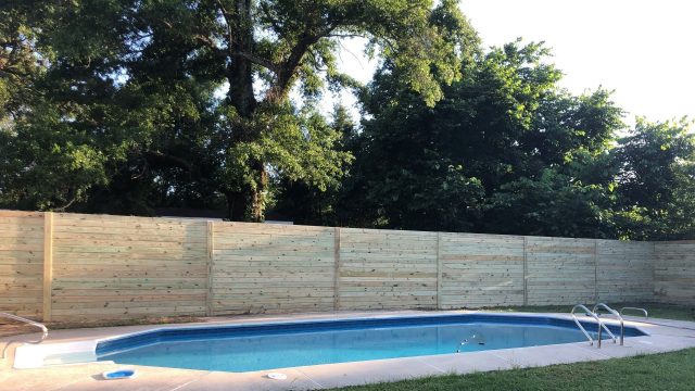 What Happens If a Holmdel Fence Builder Ignores Your Neighbor’s Property Line?