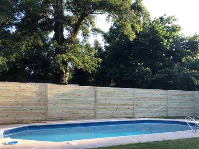 What Happens If a Holmdel Fence Builder Ignores Your Neighbor’s Property Line?