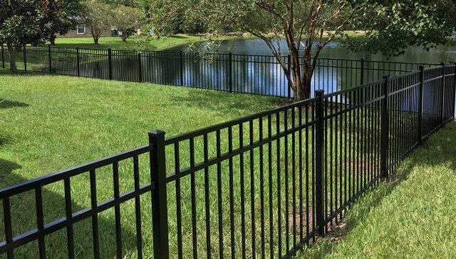 How Much Time Does an Edmond Fence Builder Need to Complete Your Project?