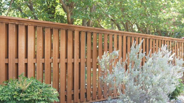 Is It Worthwhile to Hire a Tampa Fence Builder?