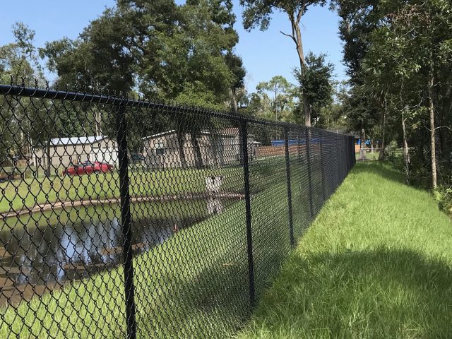 Chain Link Fence Installation Experts – Superior Fence & Rail of Indianapolis