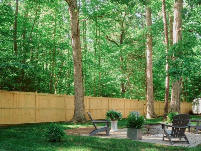 Choosing the Best Privacy Fence for Your Property: A Comprehensive Guide