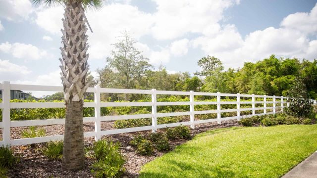 4-board style vinyl fence