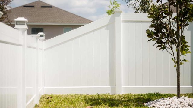 vinyl fence installation