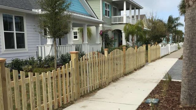 Professional Installation Wooden Fence Builder