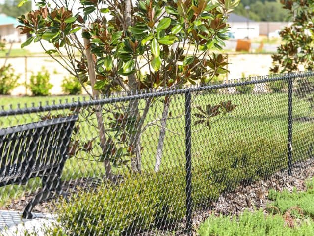 Qualities To Look For When Hiring Commercial Fence Companies