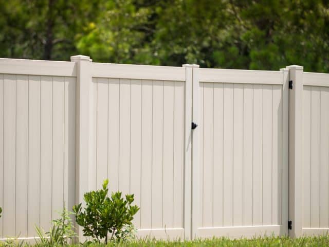 The Top Plastic Fencing Experts in All of Eastern North Carolina