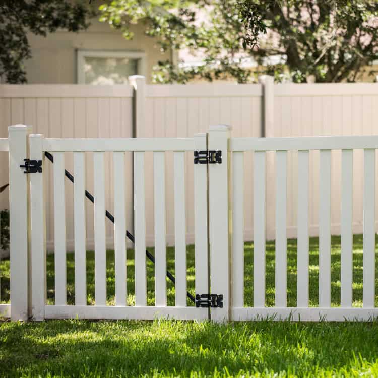 commercial fencing contractors in Eastern NC