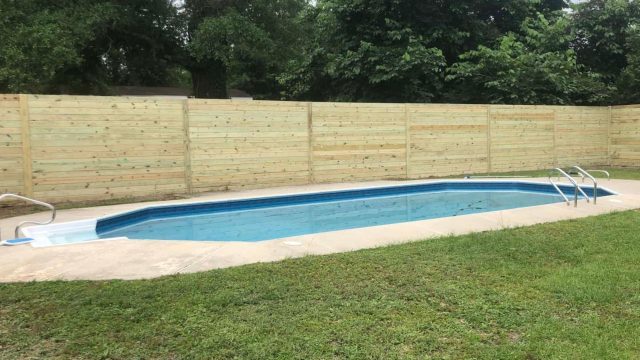 horizontal privacy fence