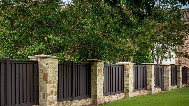 Composite Fencing vs PVC Fencing/Vinyl Fencing