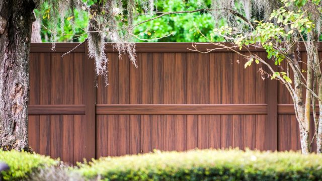 choosing your vinyl fence color