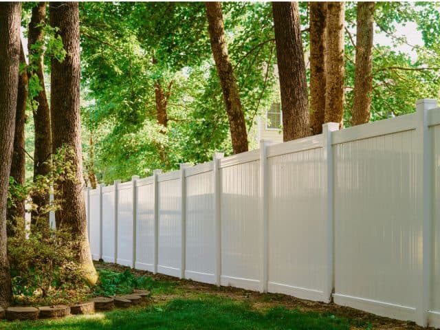 What to Expect When Working with a Caldwell Fence Company for Your New Fence