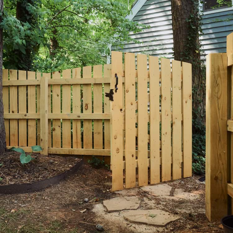 fence builder near me