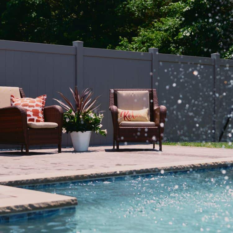 what are the pool fence regulations for Florida?